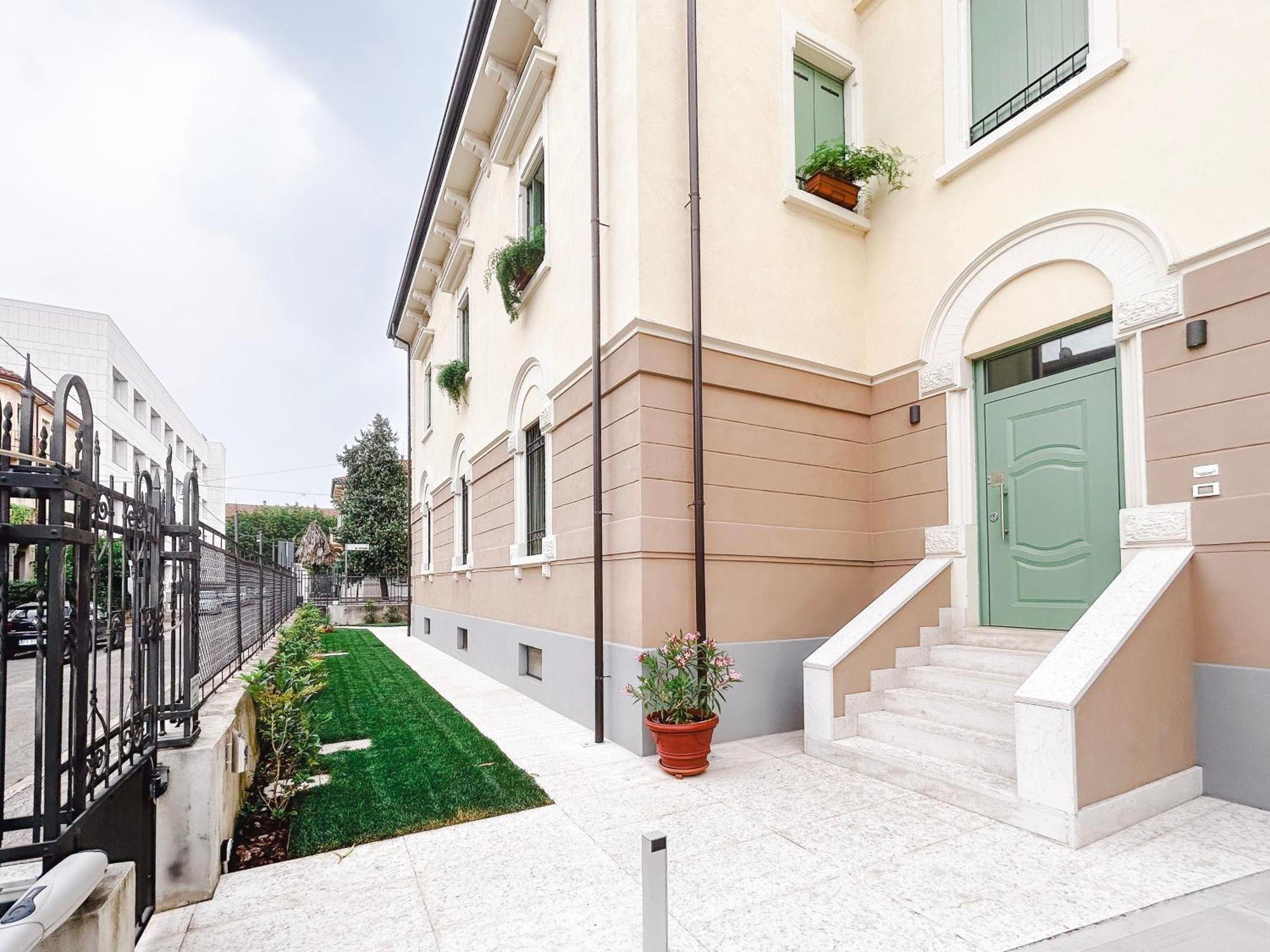 Via Poma Rooms Verona Ngoại thất bức ảnh